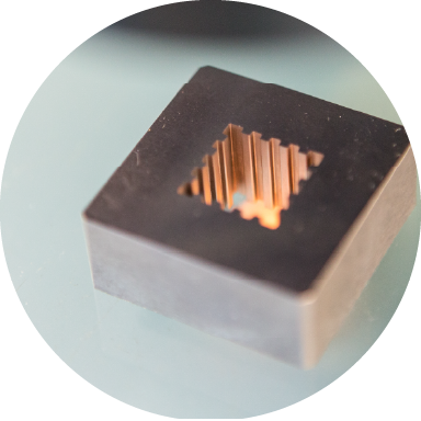 素材への負担やひずみが少ない